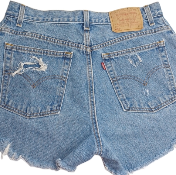 Levis 550 Sz 12 High-Rise Distressed 100% Cotton Cut Off Denim Shorts - Picture 4 of 13